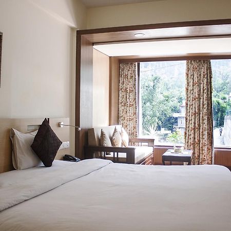 Savoy Greens Hotel Касаули Екстериор снимка